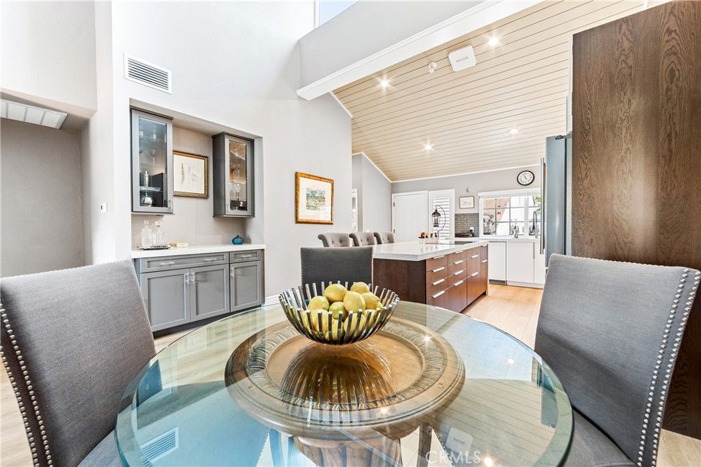 Image 13 of property listing at 17294 Citron, Irvine, CA 92612