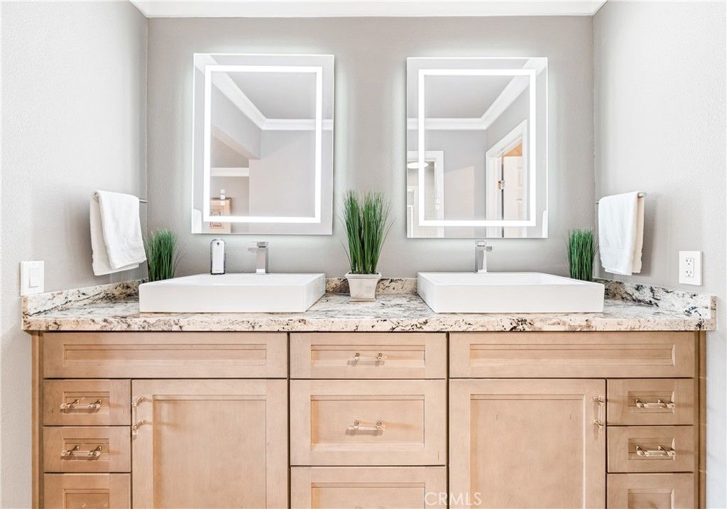 Image 4 of property listing at 17294 Citron, Irvine, CA 92612