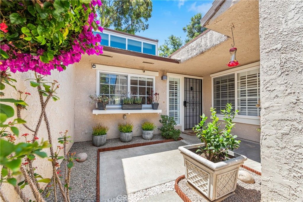 Image 8 of property listing at 17294 Citron, Irvine, CA 92612