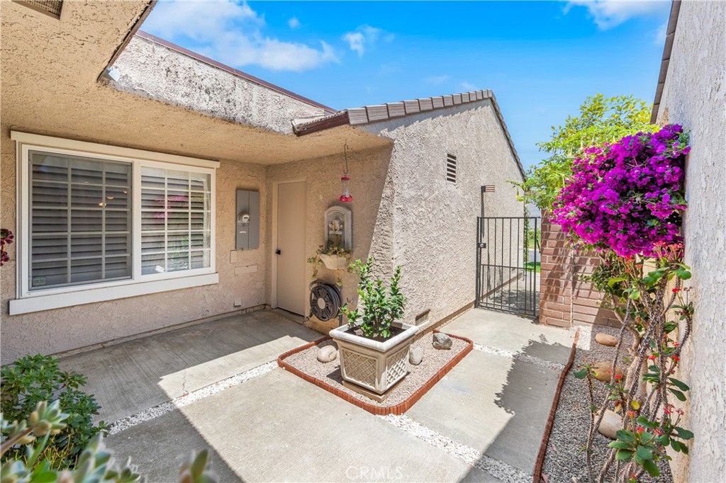 Image 9 of property listing at 17294 Citron, Irvine, CA 92612