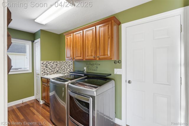 9211 Meadow Ridge Lane, Grand Blanc Charter Township, MI 48439