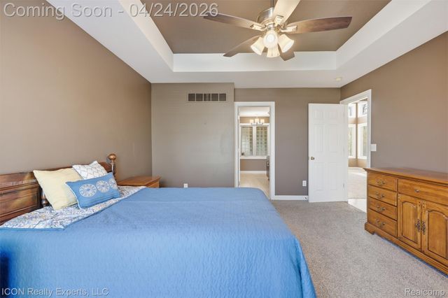 9211 Meadow Ridge Lane, Grand Blanc Charter Township, MI 48439