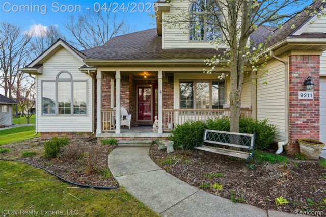 9211 Meadow Ridge Lane, Grand Blanc Charter Township, MI 48439