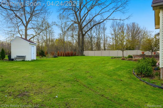 9211 Meadow Ridge Lane, Grand Blanc Charter Township, MI 48439