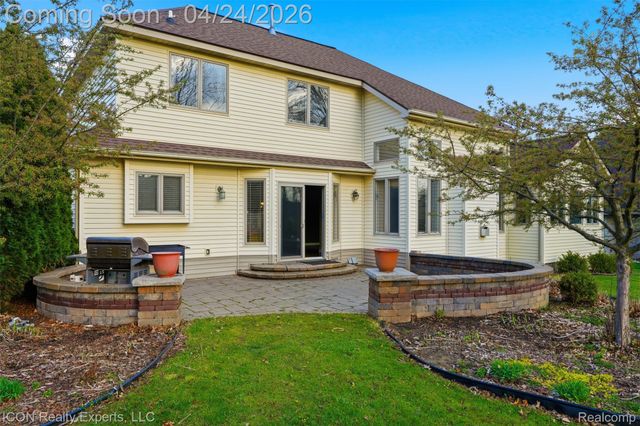 9211 Meadow Ridge Lane, Grand Blanc Charter Township, MI 48439