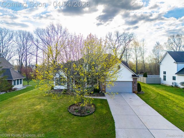 9211 Meadow Ridge Lane, Grand Blanc Charter Township, MI 48439