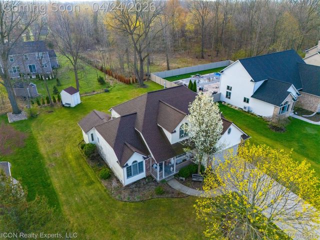 9211 Meadow Ridge Lane, Grand Blanc Charter Township, MI 48439