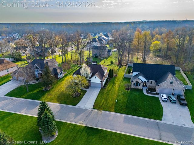 9211 Meadow Ridge Lane, Grand Blanc Charter Township, MI 48439