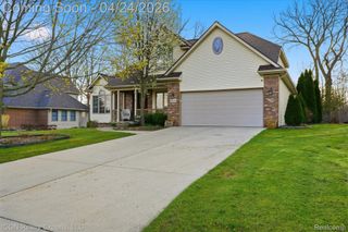 9211 Meadow Ridge Lane, Grand Blanc Charter Township, MI 48439