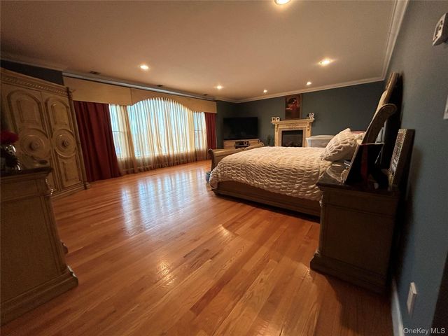 4 Vining Street, Centereach, NY 11720