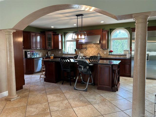 4 Vining Street, Centereach, NY 11720