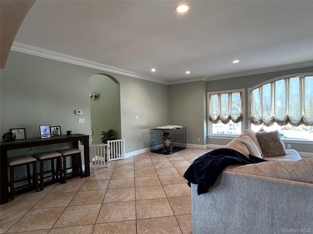 4 Vining Street, Centereach, NY 11720