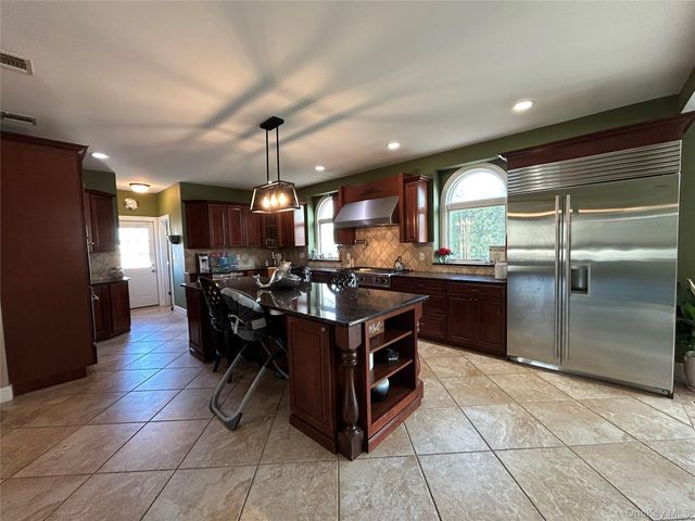 4 Vining Street, Centereach, NY 11720