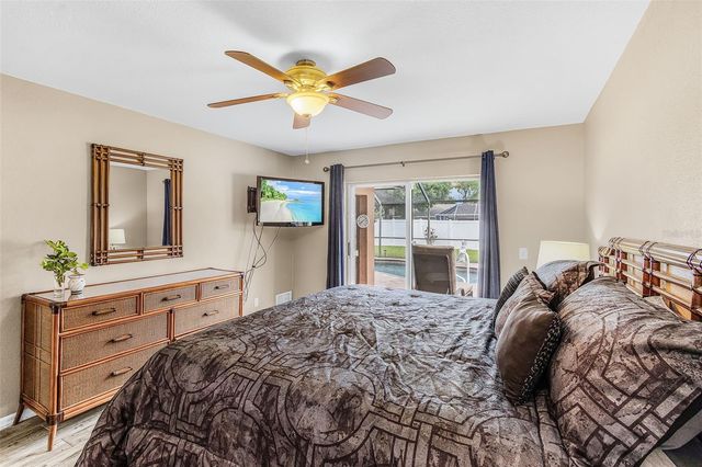 1215 SE 27TH STREET, Cape Coral, FL 33904