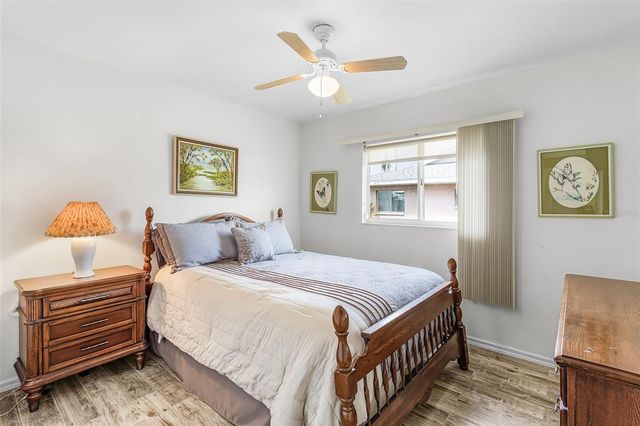 1215 SE 27TH STREET, Cape Coral, FL 33904