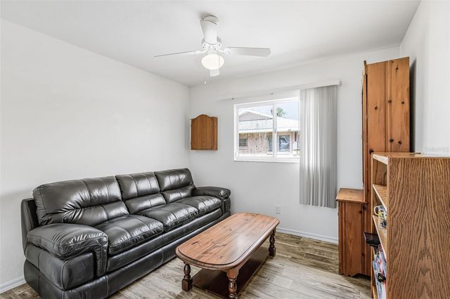 1215 SE 27TH STREET, Cape Coral, FL 33904