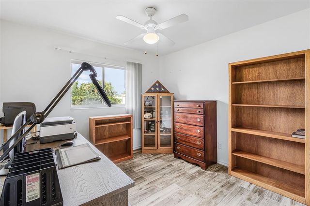 1215 SE 27TH STREET, Cape Coral, FL 33904