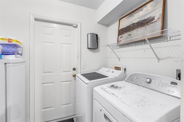 1215 SE 27TH STREET, Cape Coral, FL 33904