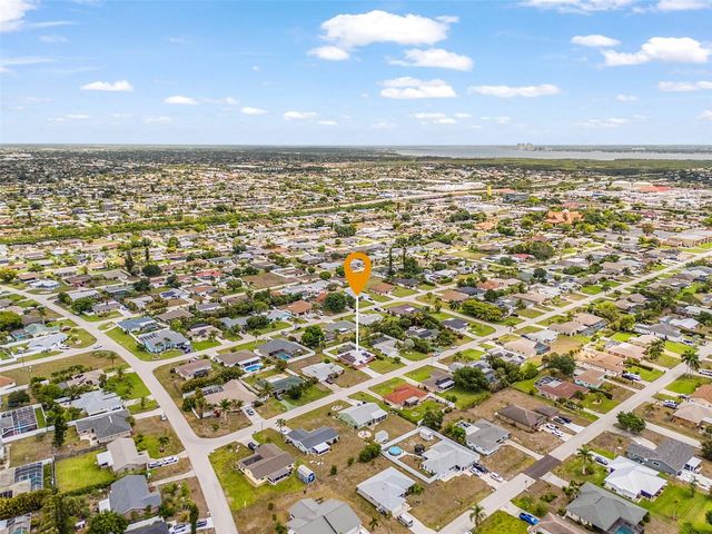 1215 SE 27TH STREET, Cape Coral, FL 33904