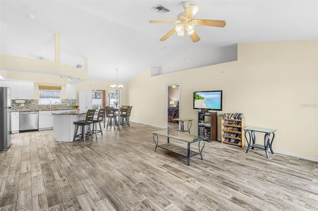 1215 SE 27TH STREET, Cape Coral, FL 33904