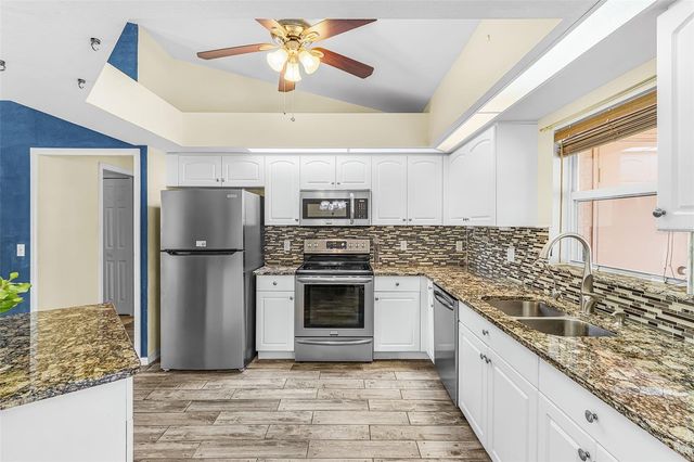 1215 SE 27TH STREET, Cape Coral, FL 33904