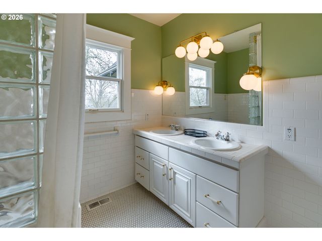 1500 Sw DAVENPORT St, Portland, OR 97201