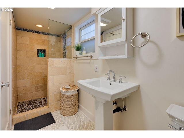 1500 Sw DAVENPORT St, Portland, OR 97201