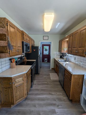 608 Roseway Drive Drive, Klamath Falls, OR 97601