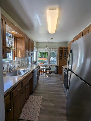 608 Roseway Drive Drive, Klamath Falls, OR 97601