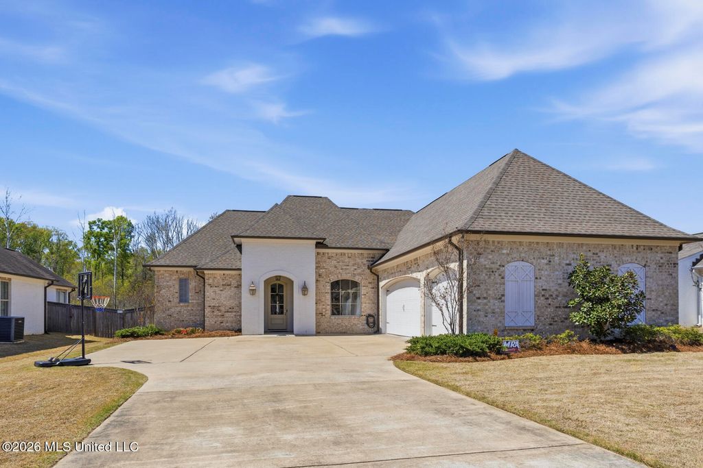 113 Dixon Run, Madison, MS 39110