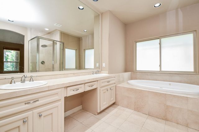 1240 Bingle Road, Spring Valley Village, TX 77055