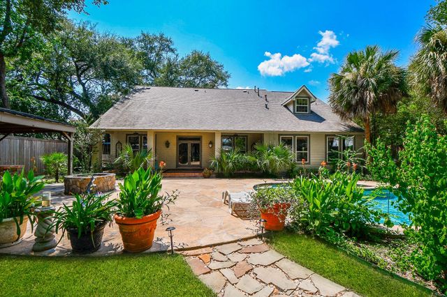 1240 Bingle Road, Spring Valley Village, TX 77055