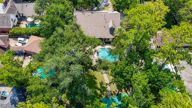 1240 Bingle Road, Spring Valley Village, TX 77055