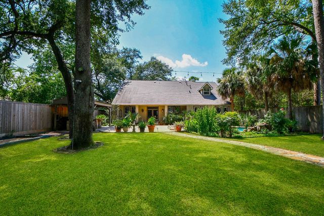1240 Bingle Road, Spring Valley Village, TX 77055