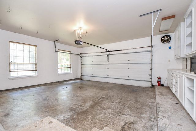 1240 Bingle Road, Spring Valley Village, TX 77055