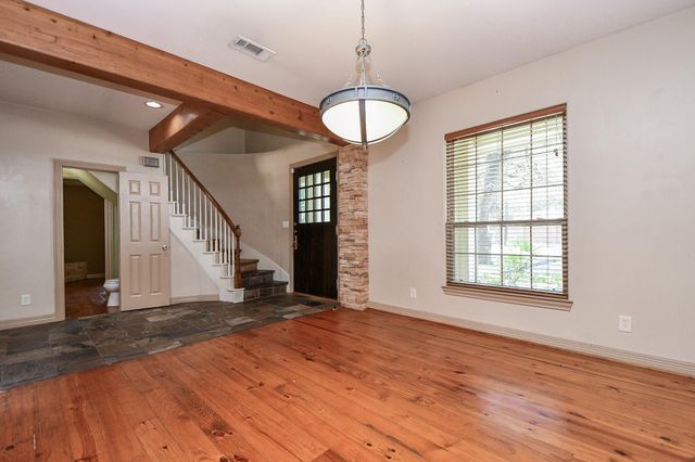 1240 Bingle Road, Spring Valley Village, TX 77055