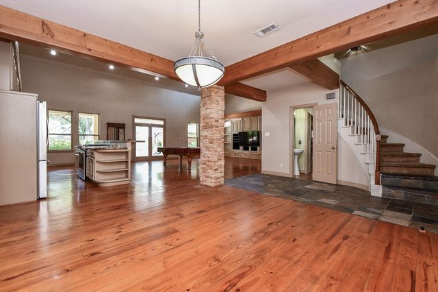 1240 Bingle Road, Spring Valley Village, TX 77055