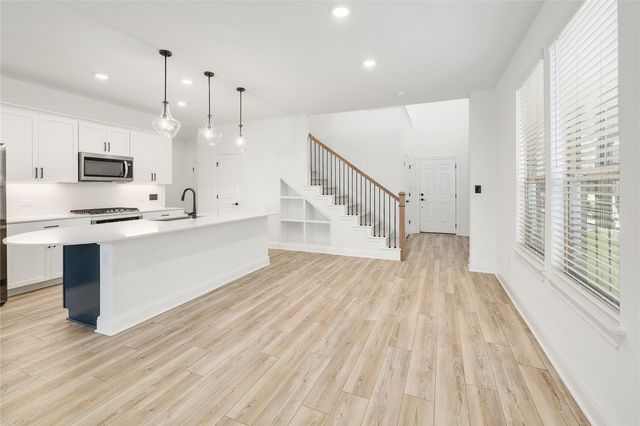 825 Olinda WAY, Liberty Hill, TX 78642