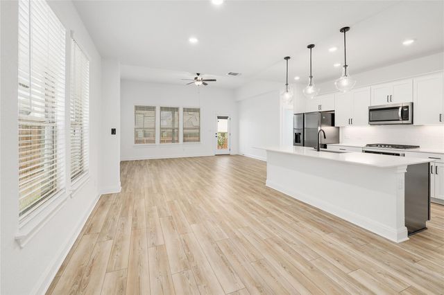 825 Olinda WAY, Liberty Hill, TX 78642