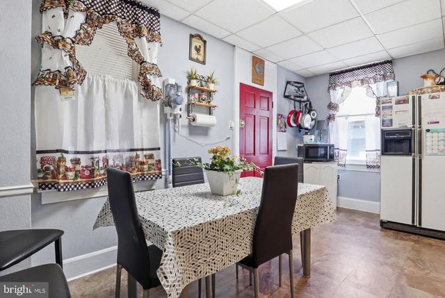 23 W 8TH AVE, York, PA 17404