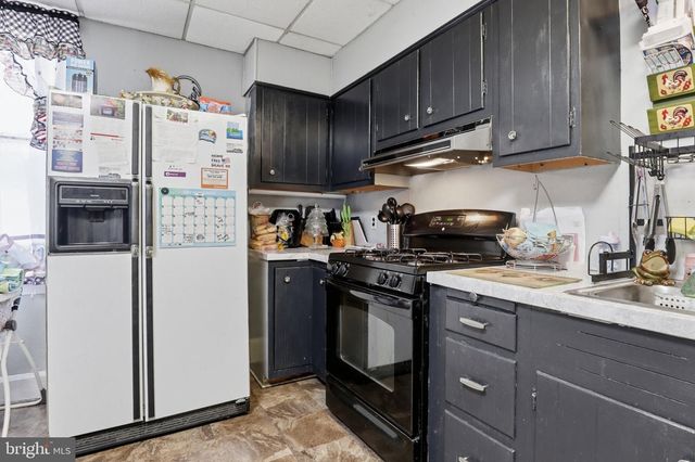 23 W 8TH AVE, York, PA 17404