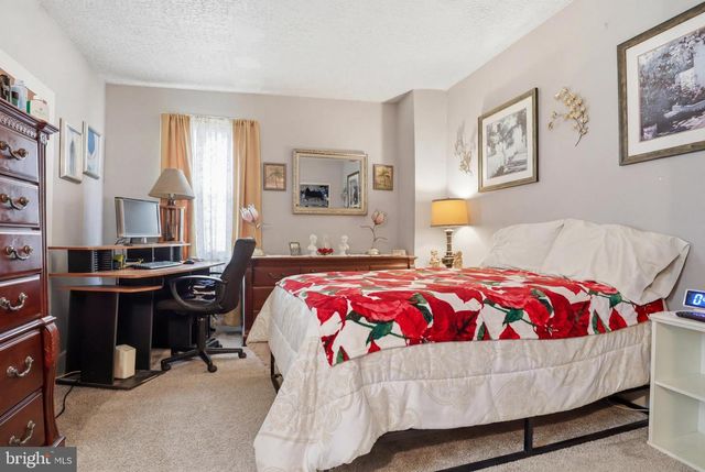 23 W 8TH AVE, York, PA 17404