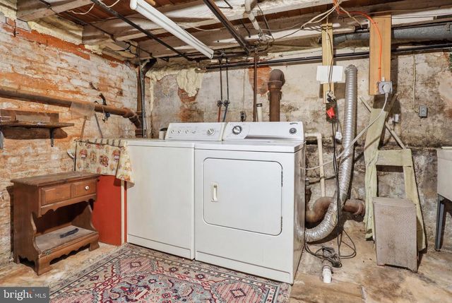 23 W 8TH AVE, York, PA 17404