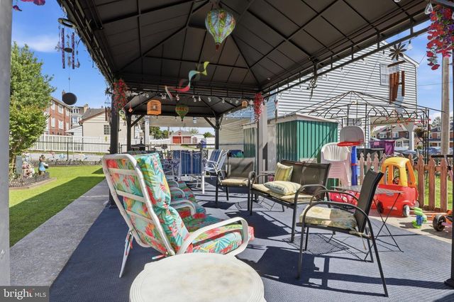 23 W 8TH AVE, York, PA 17404