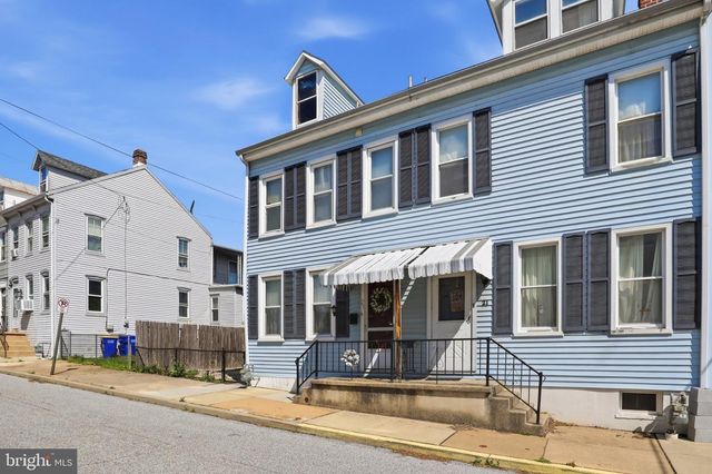 23 W 8TH AVE, York, PA 17404
