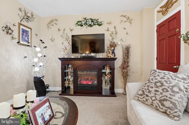 23 W 8TH AVE, York, PA 17404