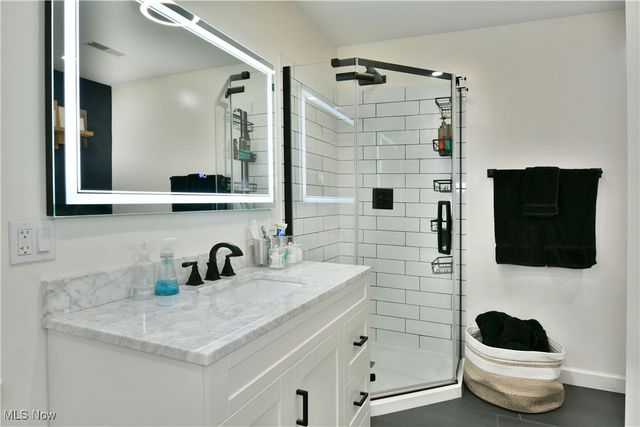 4202 Burkey Road, Austintown, OH 44515