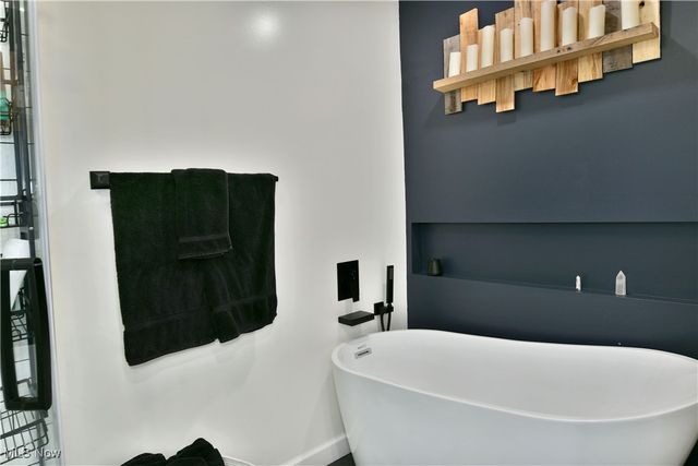 4202 Burkey Road, Austintown, OH 44515