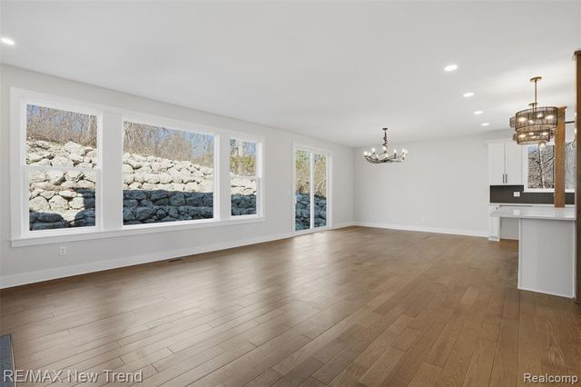 217 Summit View Lane, Milford, MI 48381