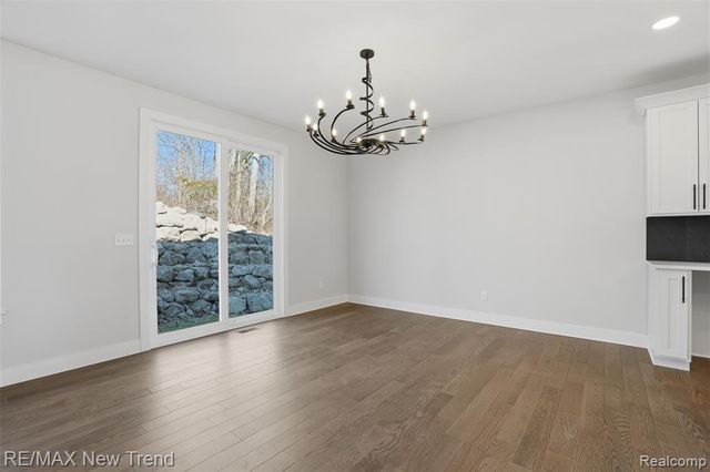217 Summit View Lane, Milford, MI 48381